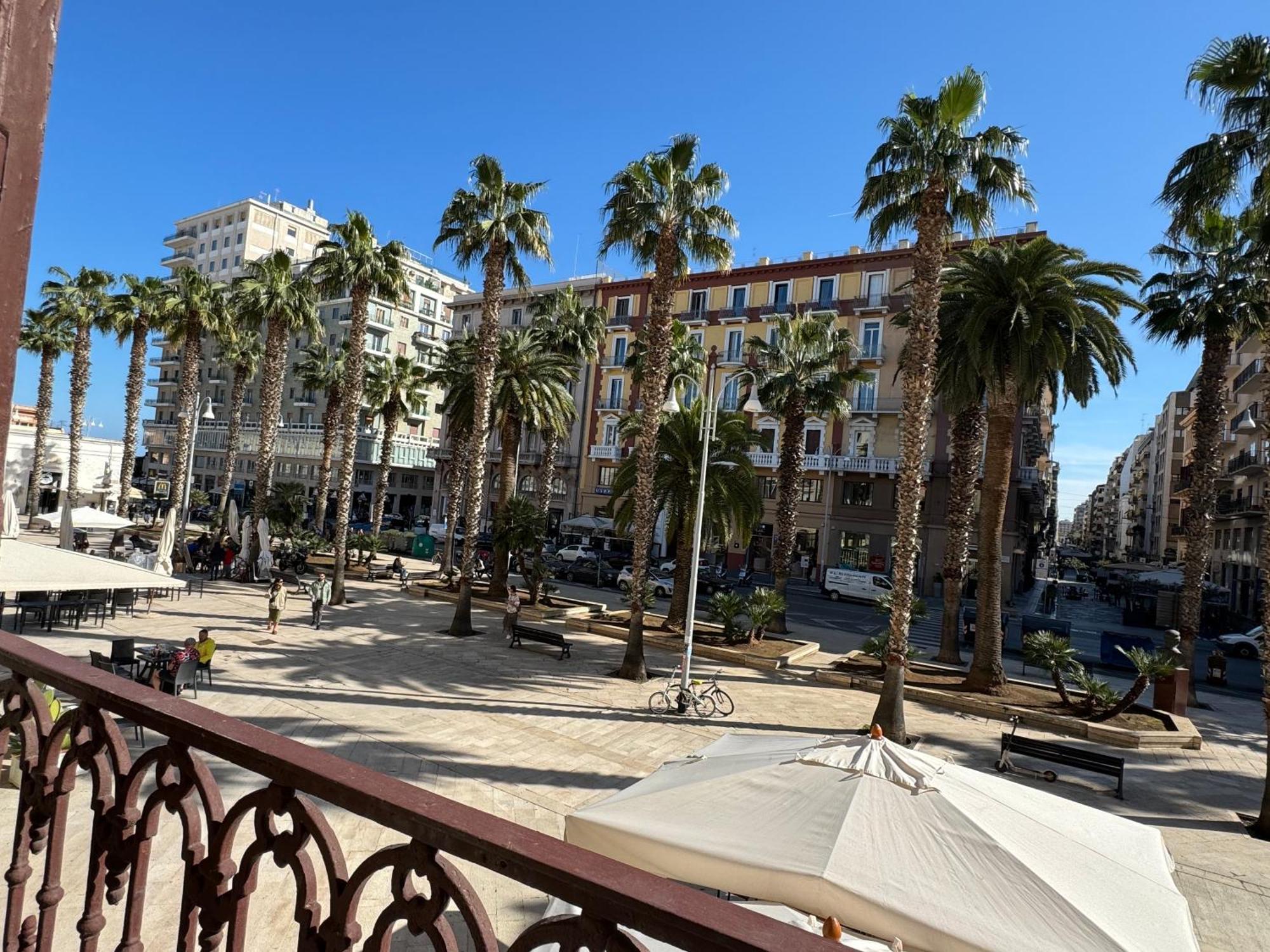 Palm Central House Bari Luaran gambar